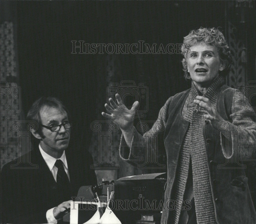 1983 Cloris Leachman Noel Harrison Actor - Historic Images