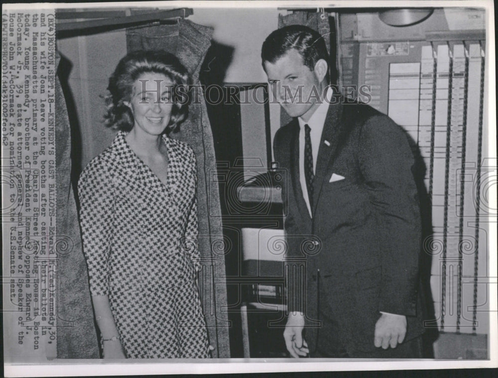 1962 Edward M.(Tad)Kennedy wife Joan leave - Historic Images