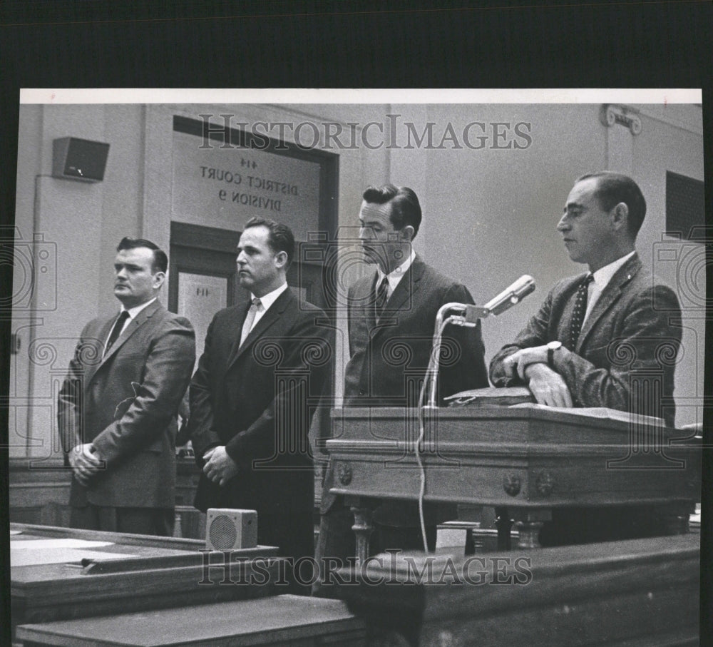 1961 Burglary Trial of 2 police figures - Historic Images