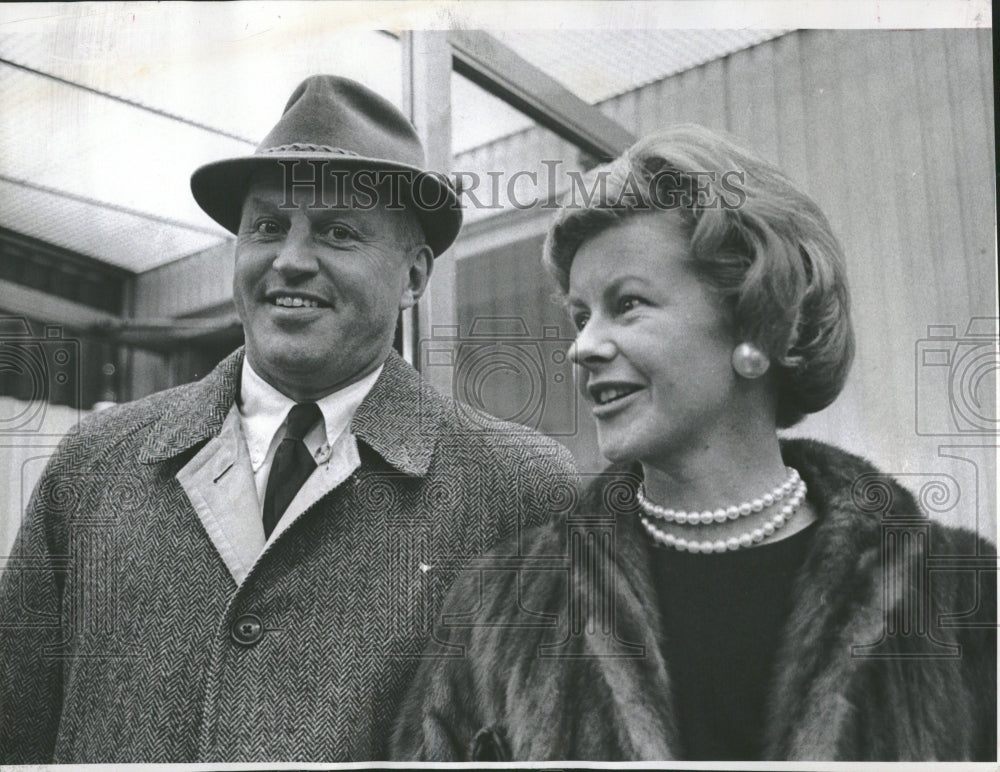 1962 Mr. And Mrs. Harry Combs See &quot;El Cid&quot; - Historic Images