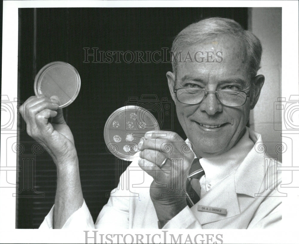 1989 Fred Crowle Doctor Science Petri - Historic Images