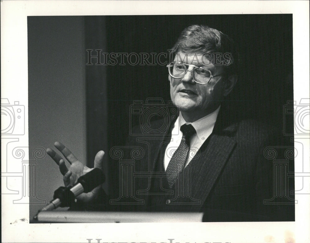 1983 Robert Collins - Historic Images