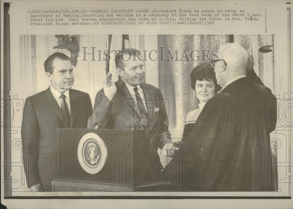 1969 Robert Finch Secretary Health Sworn In - Historic Images