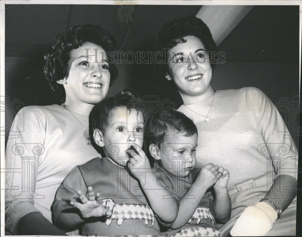 1961 Carol &amp; Cheryl Fillenburg Lake Wood - Historic Images