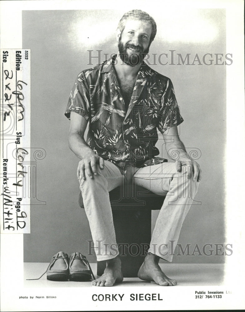 1983 Closeup caption Corky Siegel no shoes - Historic Images