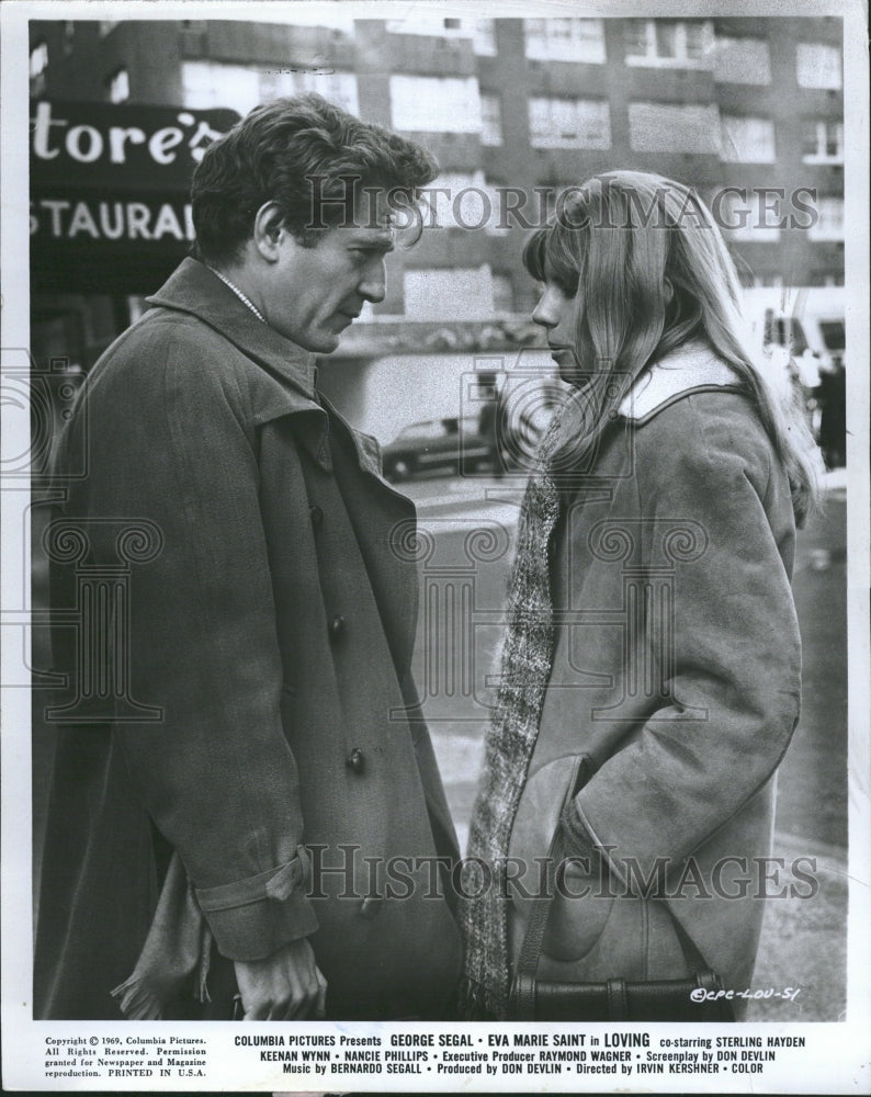 1970 George Segal Eva Marie Saint Loving - Historic Images