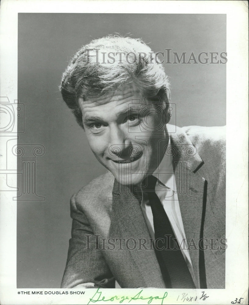 1970 George Segal Actor Mike Douglas Show - Historic Images