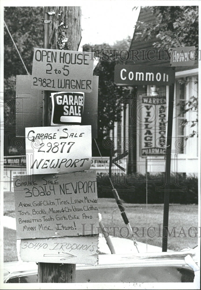 1982 Garage Sale signs sigma michigan - Historic Images