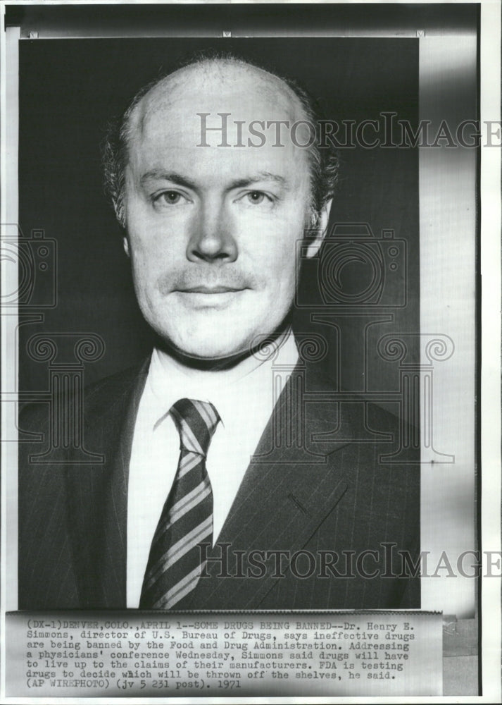 1971 Dr Henry E Simmons Director Drugs Food - Historic Images