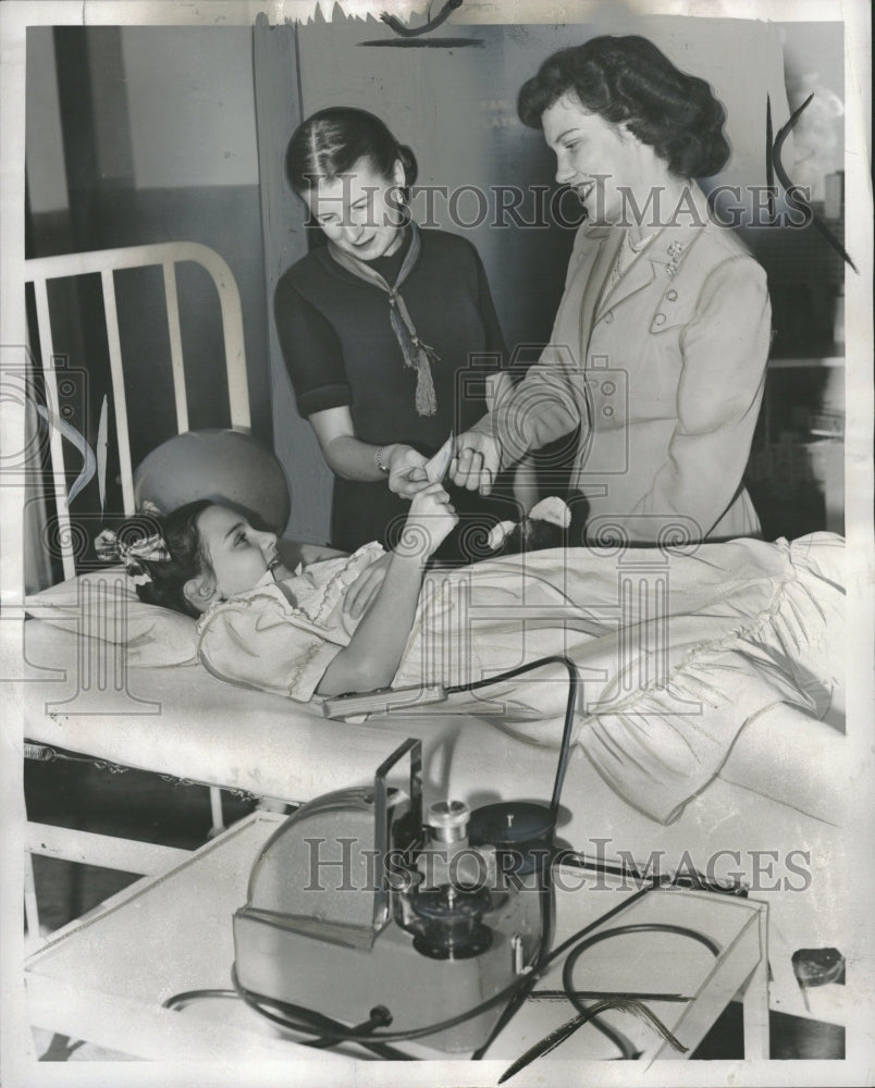 1951 CHILDREN'S HOSPITAL BOOKS PROFESSORS - Historic Images