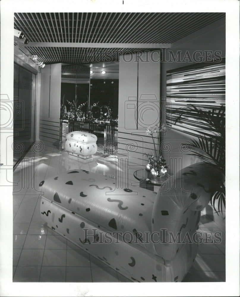 1984 Morgan Fairchild's Dressing room - Historic Images