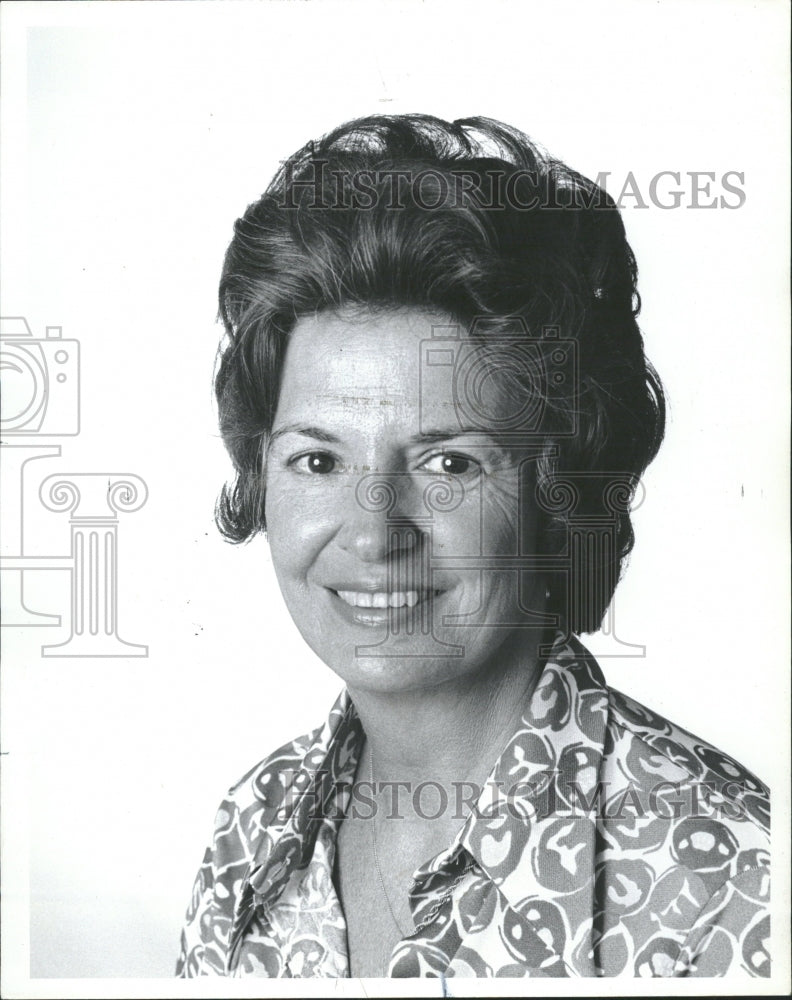 1975 Carol Horschke Hair Style Connie Saks - Historic Images