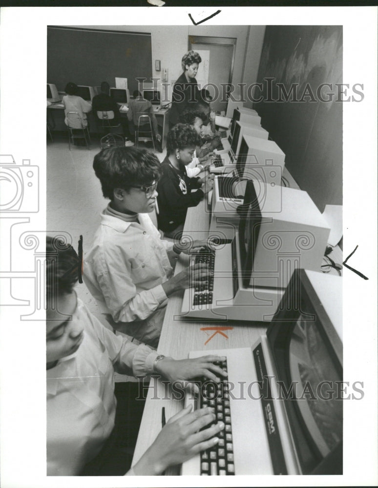 1987 Bobbette Jackson Computers Students - Historic Images