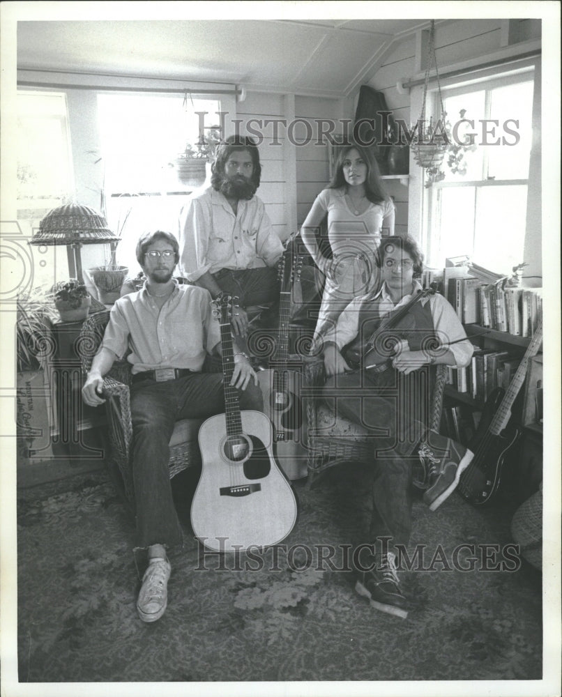 1976 Musical Group East River Band - Historic Images