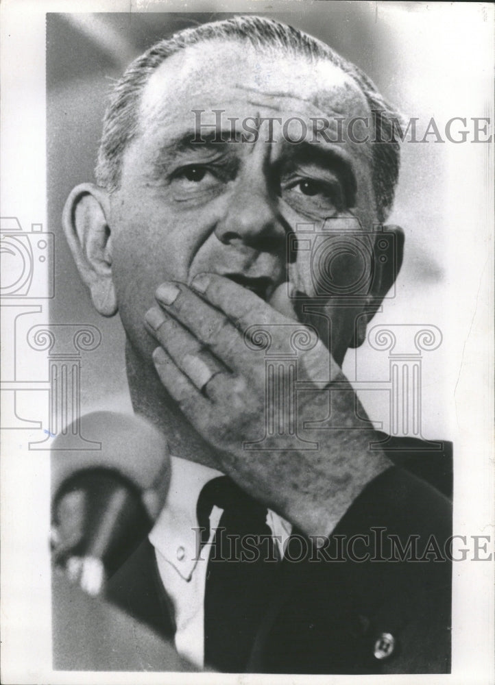 President Johnson decided: No retaliation - Historic Images