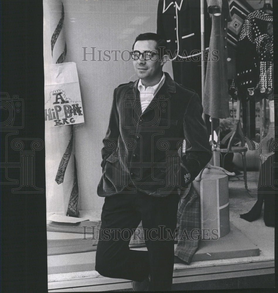 1966 Hip Bone manager Mickey Joelson - Historic Images