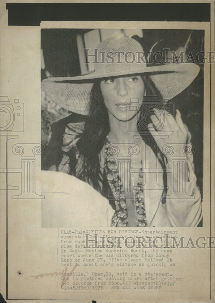 1975 Entertainment Cher Files Divorce Greg - Historic Images