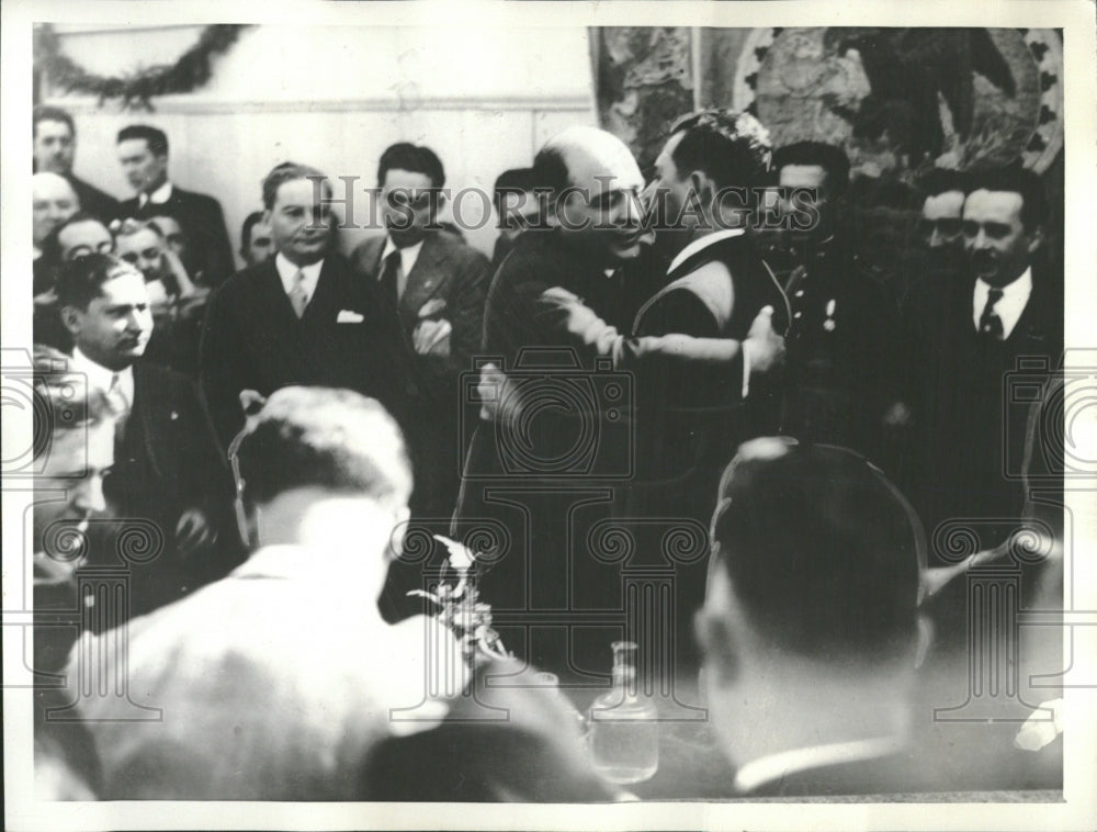 1934 President Rodriguez embraces Cradenas - Historic Images