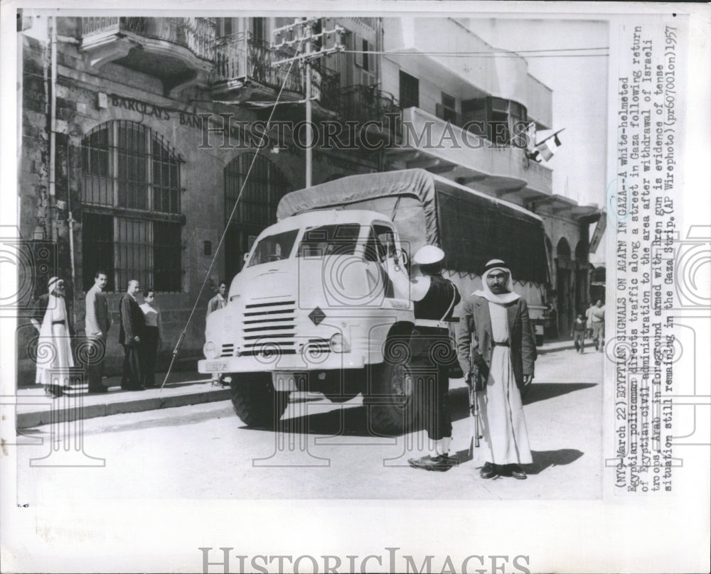 1957 Egyptian Signals Civil Administration - Historic Images