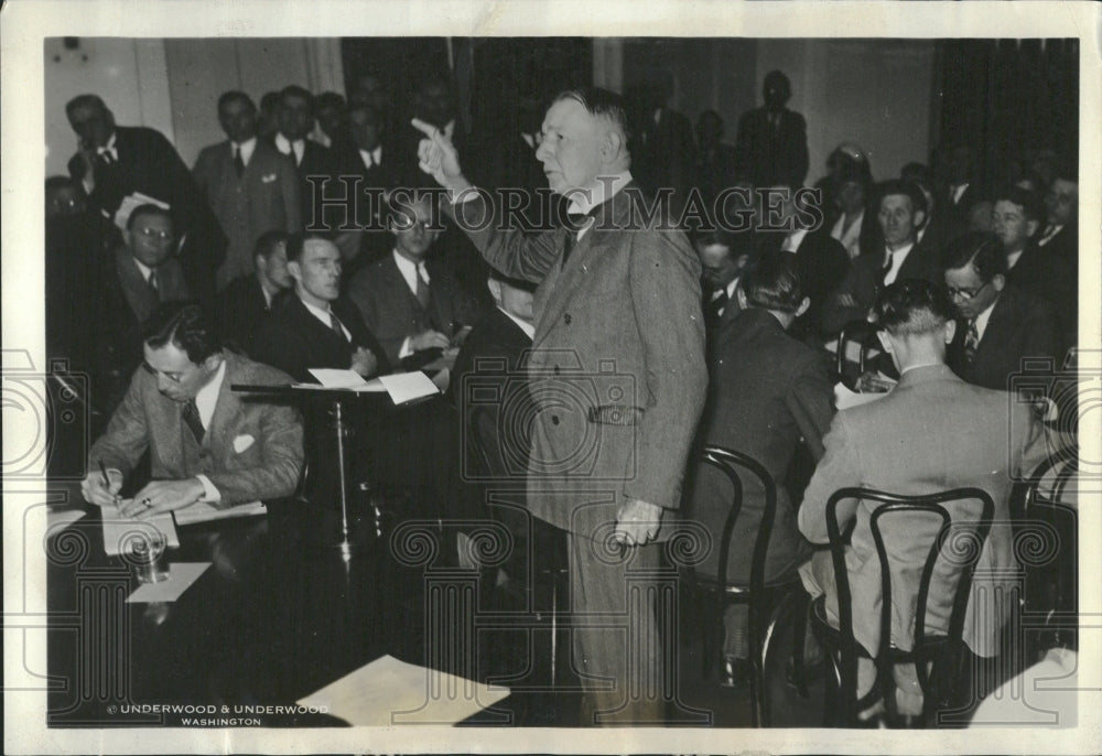 1932 Striding house ways Committee Room - Historic Images