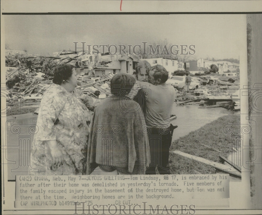 1975 Joyous Greeting - Historic Images