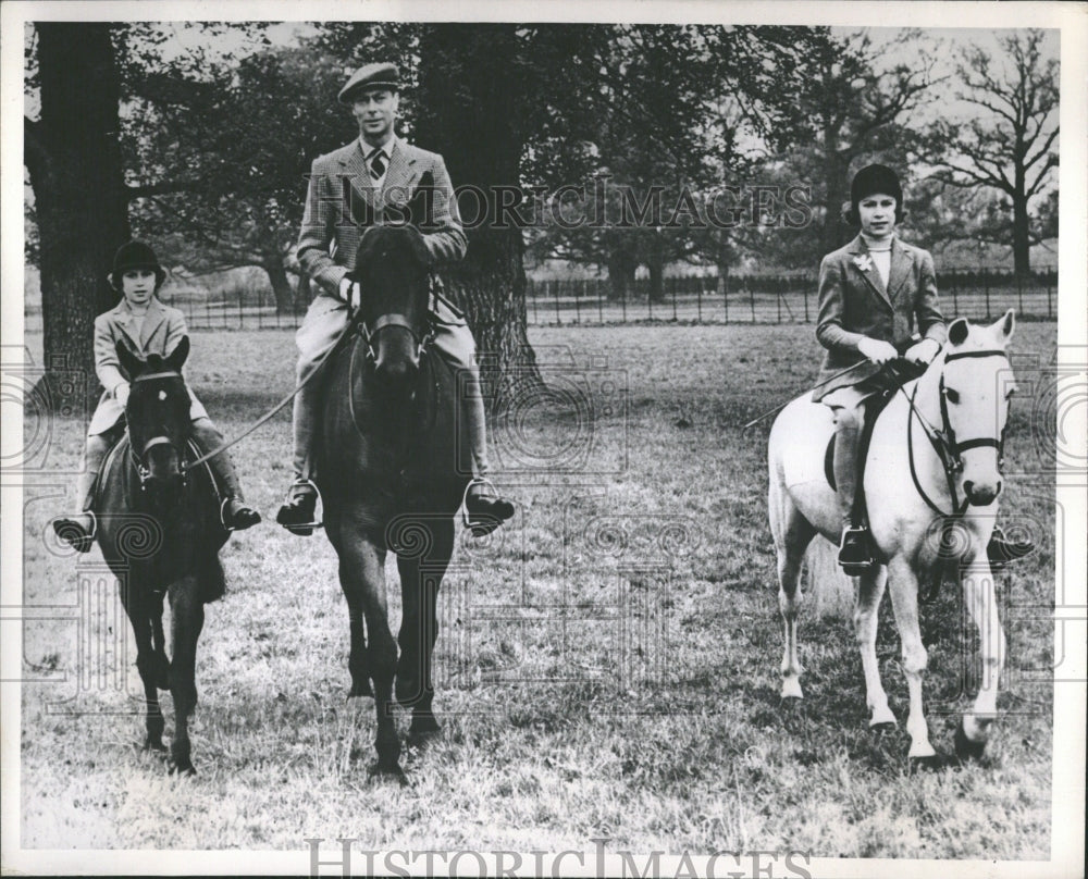 1949 Windsor George Elizabeth Margaret - Historic Images