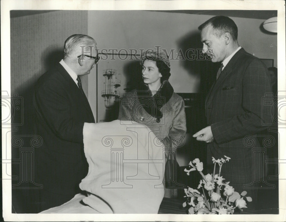 1959 Queen Elizabeth Galbraith Chemstrand - Historic Images