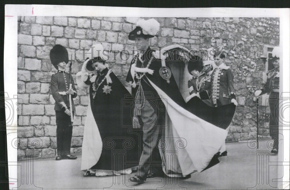 1956 Queen Elizabeth II Knight Garter - Historic Images