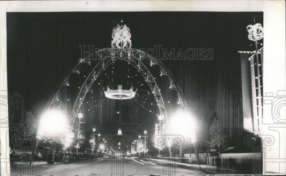 1953 Queen Elizabeth II Coronation London - Historic Images