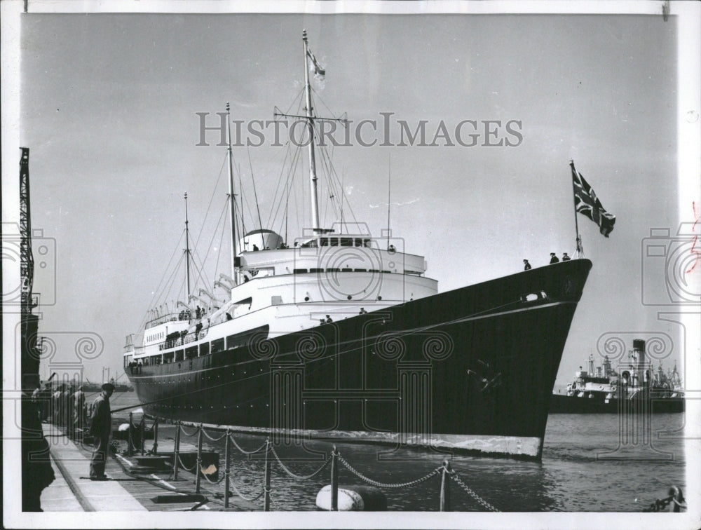 1959 Britannia in Portsmouth - Historic Images