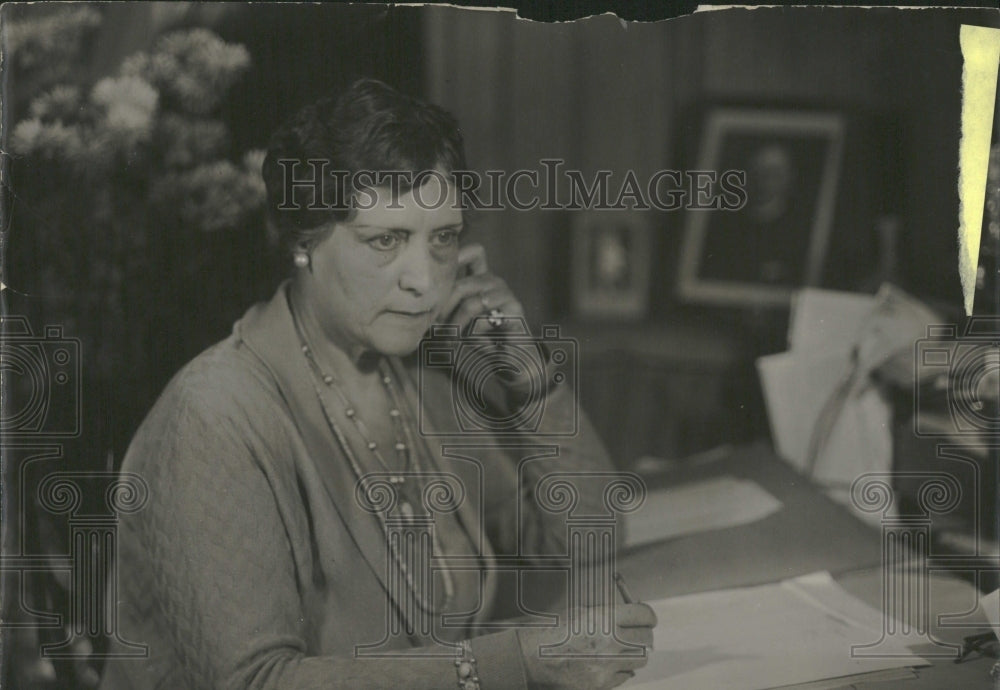 1932 Mrs. Harry English - Historic Images