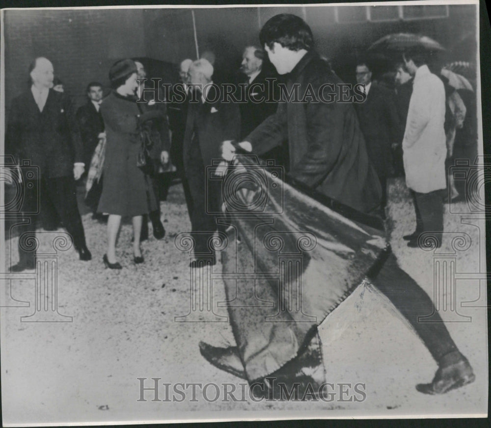 1964 Queen Elizabeth I - Historic Images