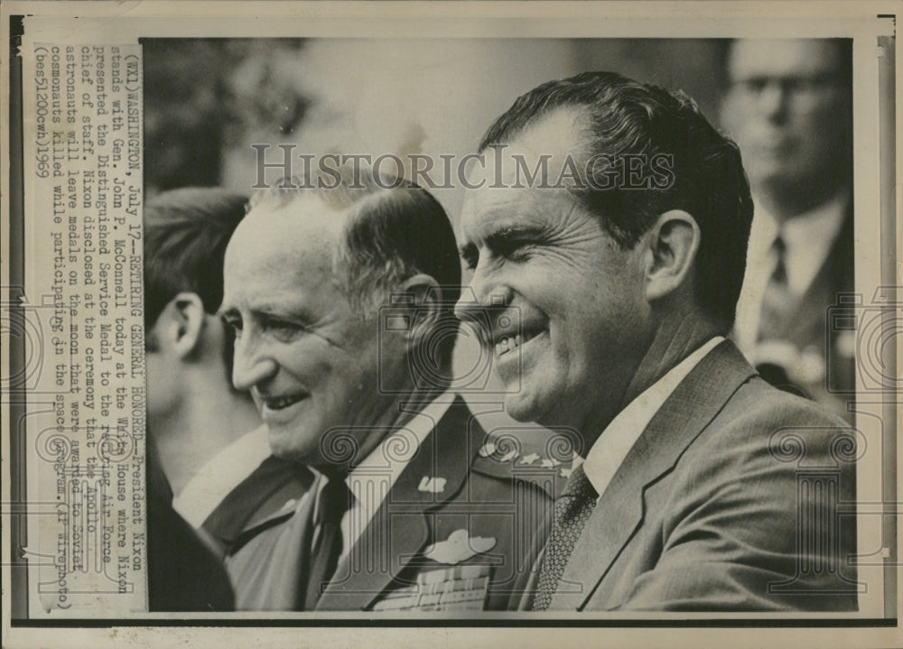 1969 Gen. John P. McConnell &amp; Pres. Nixon - Historic Images