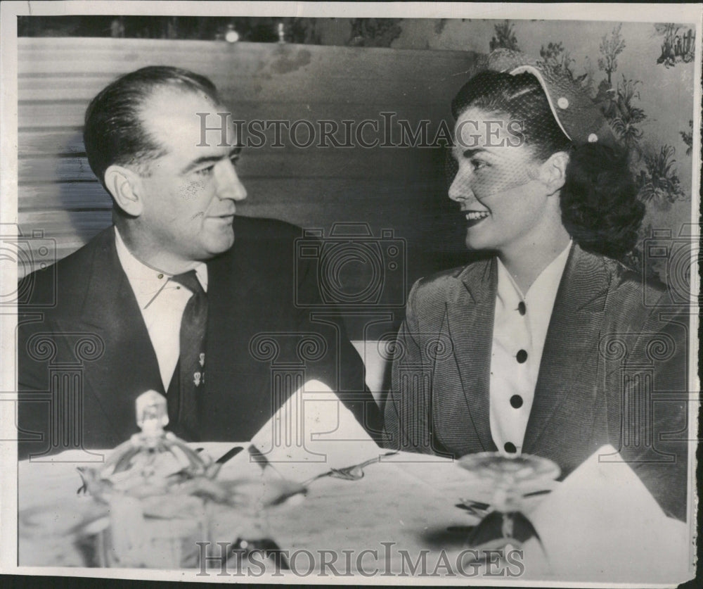 1953 Luncheon Date Near The Capitol - Historic Images