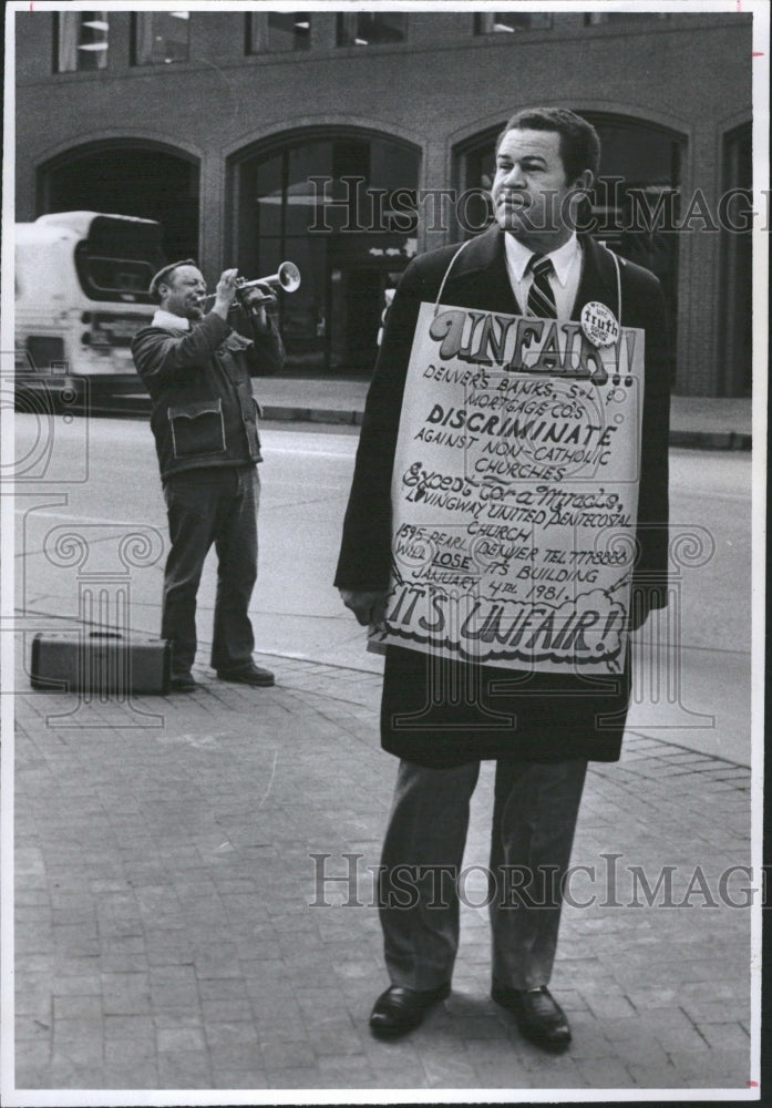 1980 Maurice Gordon sandwich board Billy - Historic Images