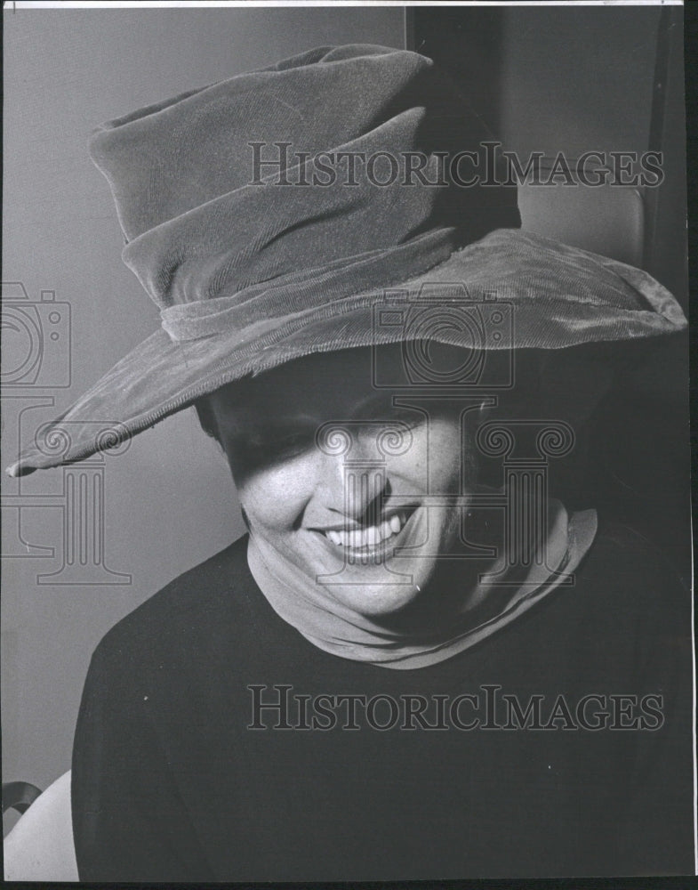 1963 Mrs. Bill Gossard - Historic Images