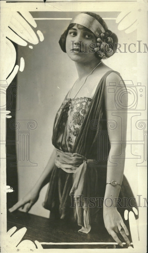 Ruth Scrippo - Historic Images
