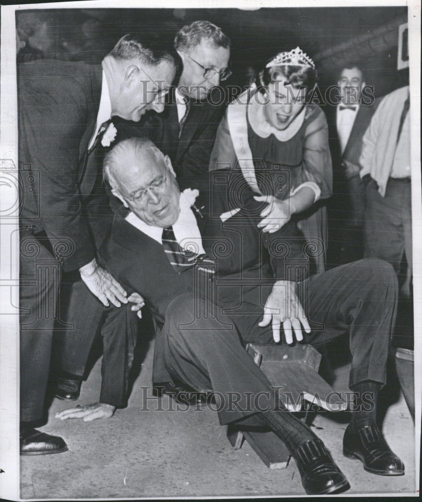 1960 Governor David Lawrence Throw Milk - Historic Images