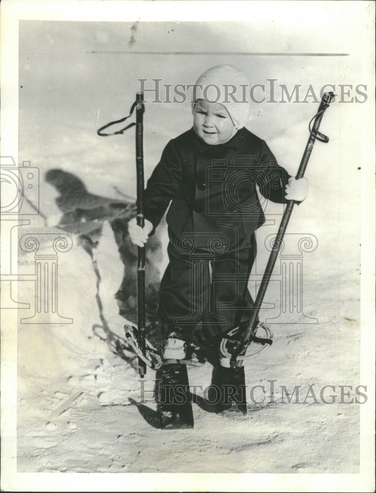 1938 Countess sports lover skiing Moritz - Historic Images
