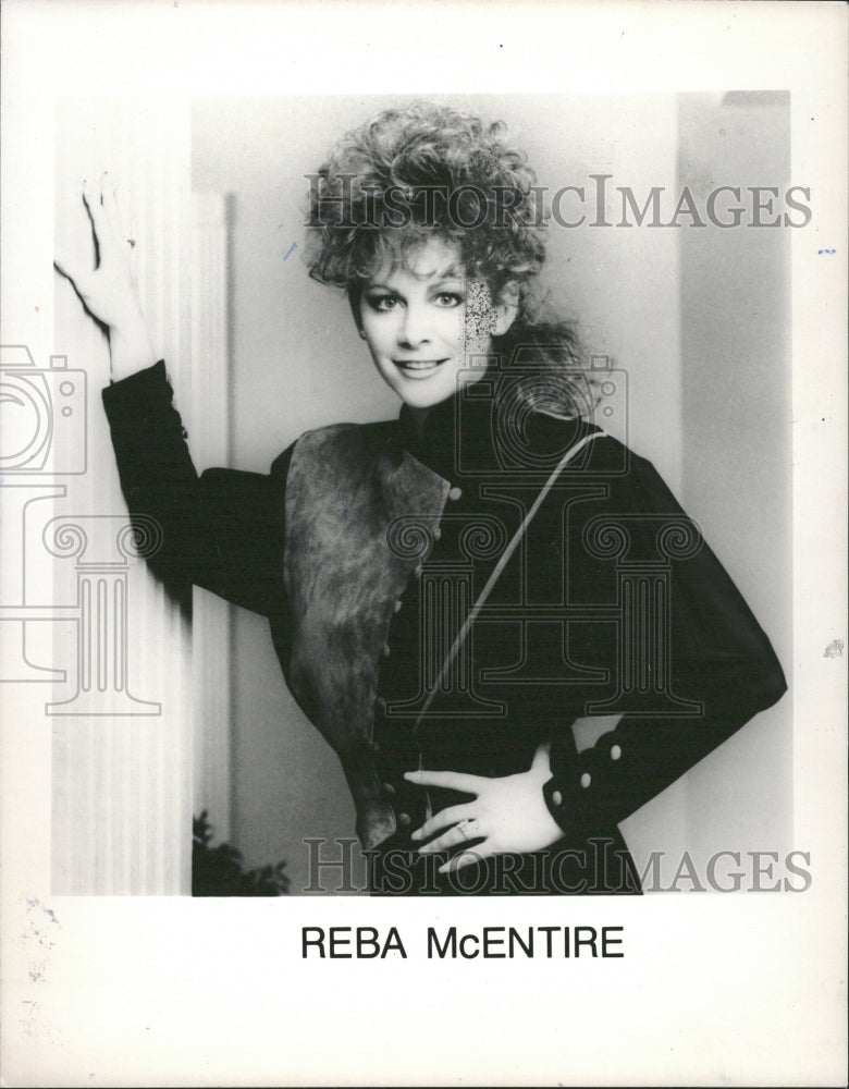 1992 Reba McEntire - Historic Images