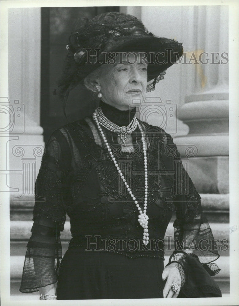 1982 Bette Davis in Wealthy Matriarch - Historic Images