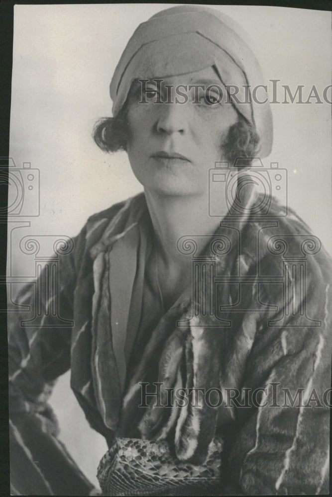 1928 Mrs. Roy D&#39;Arcy - Historic Images