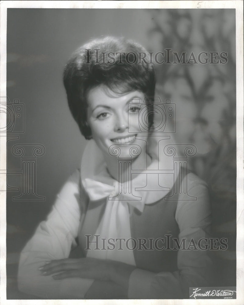 1985 Dorothy McGinn Charm Director - Historic Images