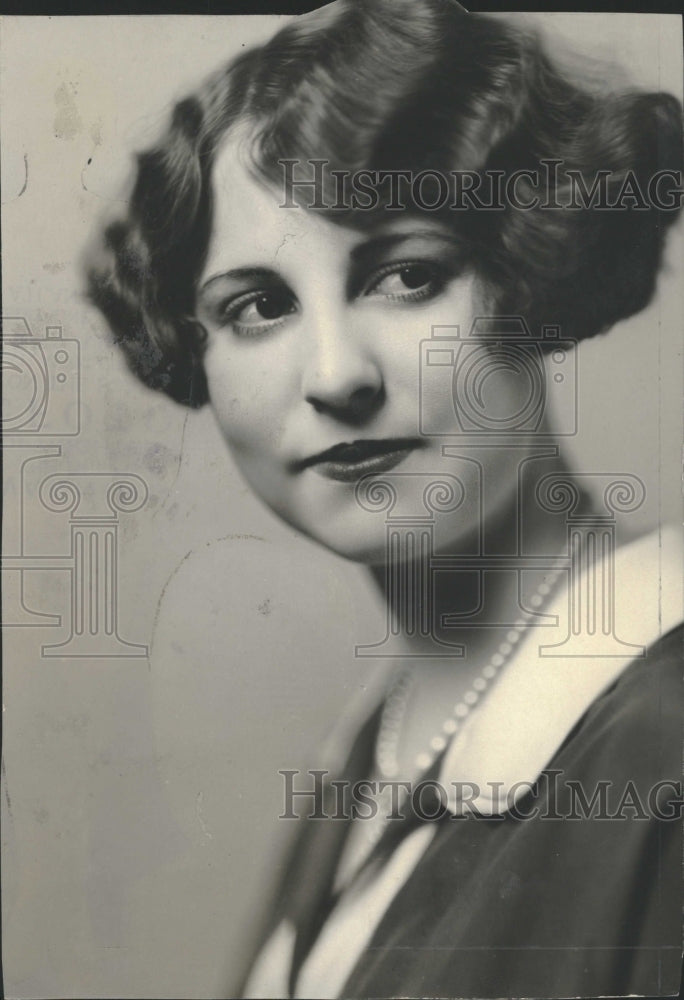 1926 Mrs. Raymond C. Miller - Historic Images