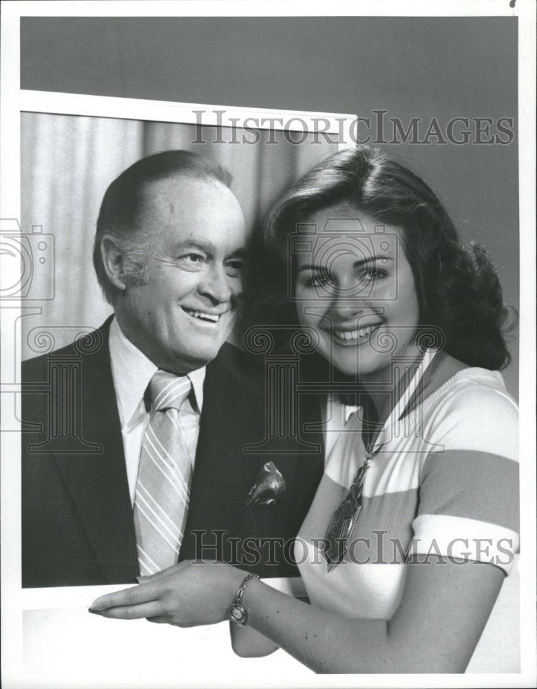 1976 Cathy Durden with Bob Hope - Historic Images