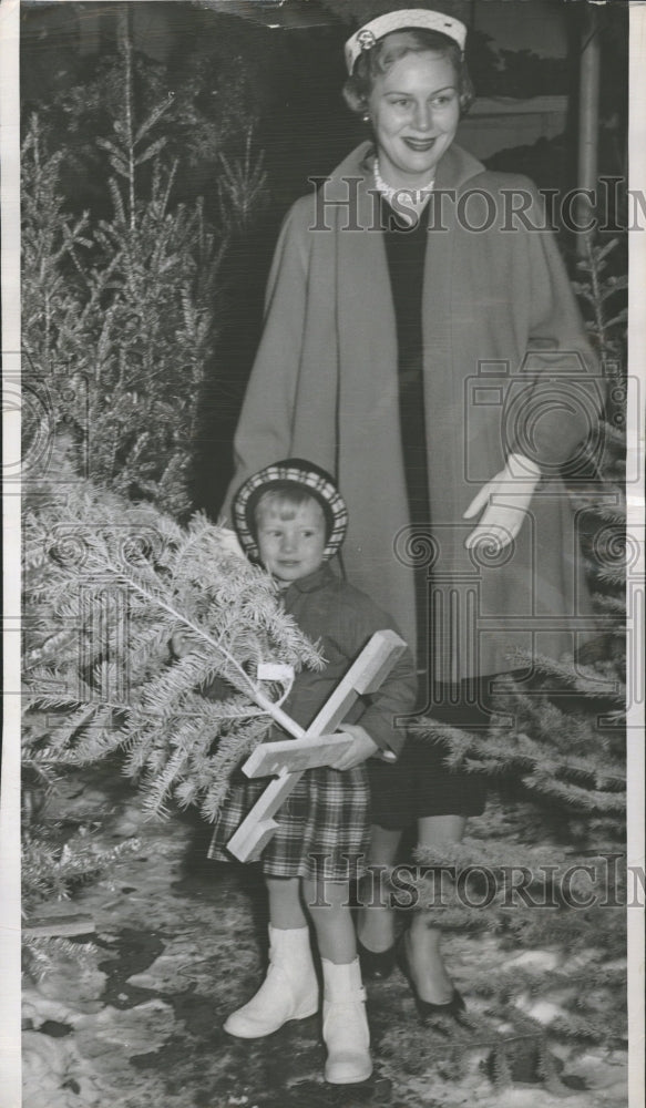 1953 John Luckadoo Christmas Tree - Historic Images