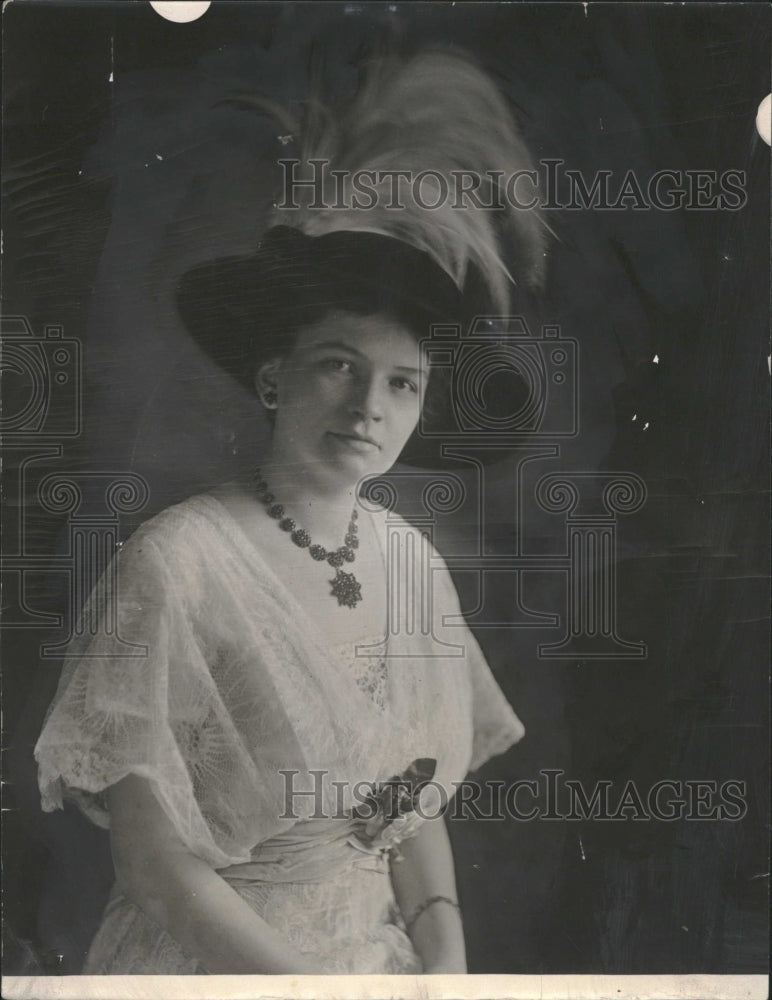 1914 Closeup caption of Mrs. Chase Doster - Historic Images
