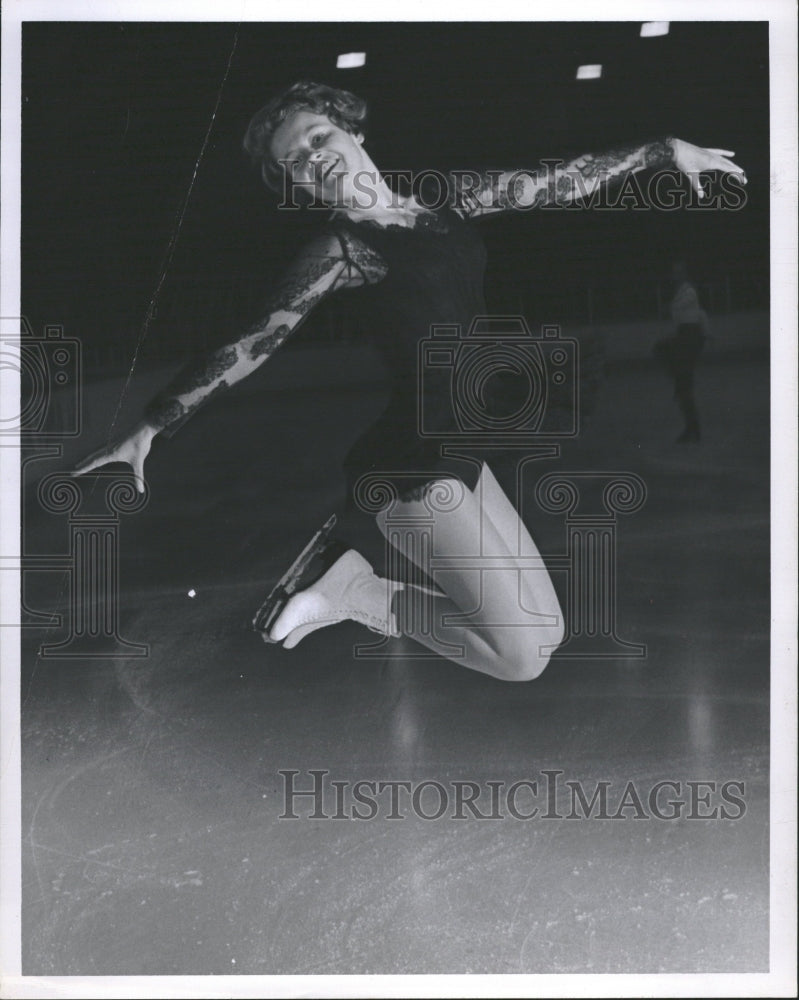 1963 Shirra Kenworthy/Canadian Figure Skate - Historic Images