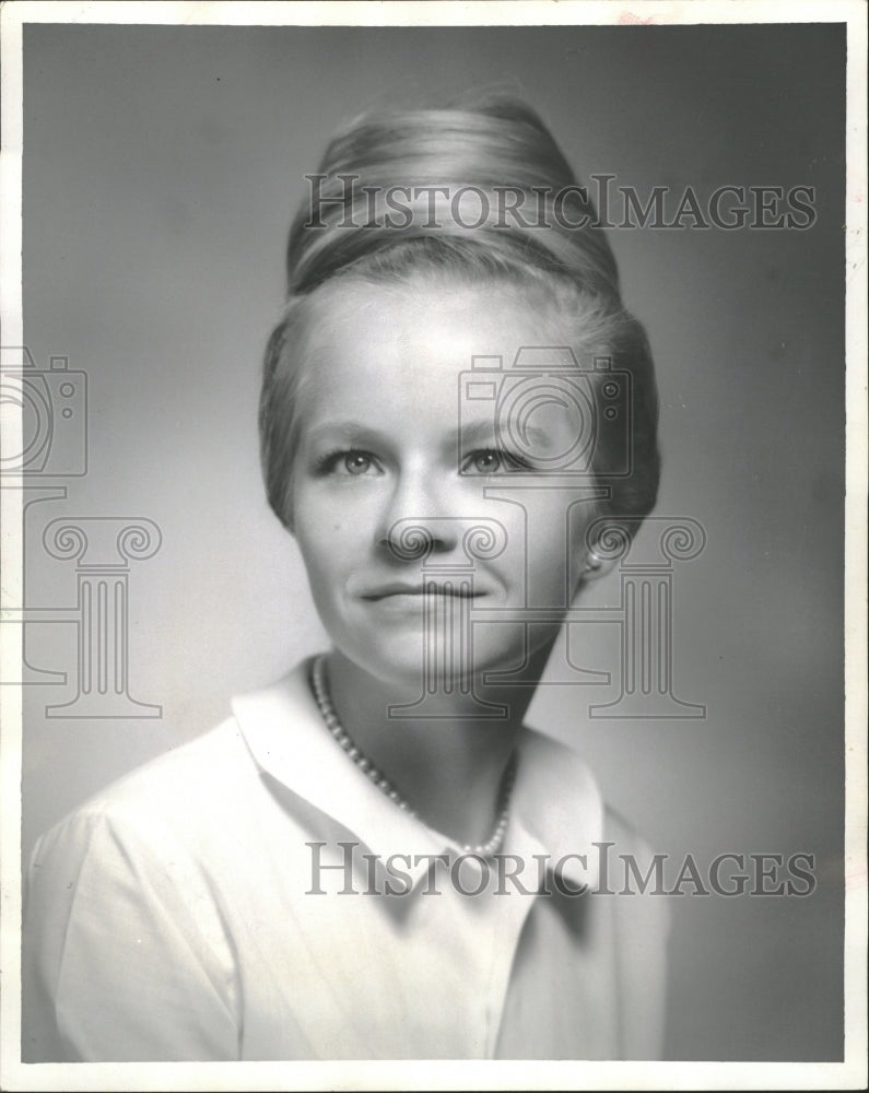 1966  Mrs.Gene Hamby - Historic Images