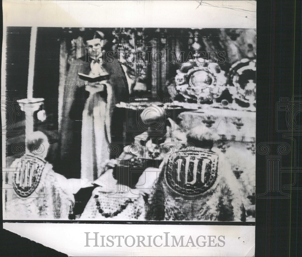 1952 Coronation Queen Elizabeth Ceremony - Historic Images